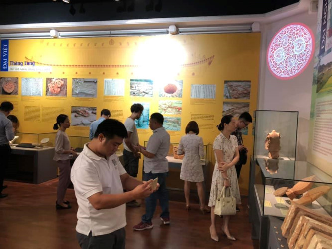 artifacts take guests on historic journey at hanoi exhibition hinh 2