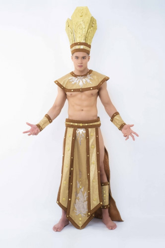 hieu duc unveils national costume for mister national universe 2019 hinh 2