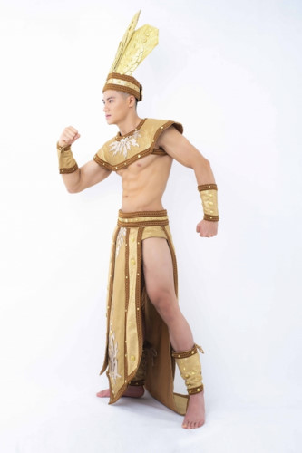 hieu duc unveils national costume for mister national universe 2019 hinh 3