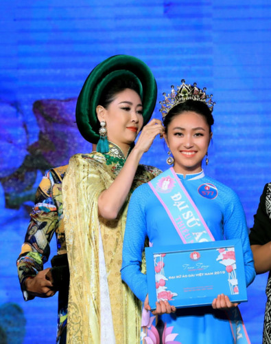 bao nguyen wins little miss ao dai vietnam 2019 crown hinh 2