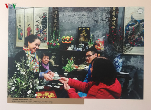 photo exhibition celebrates anniversary of hanoi’s recognition as city for peace hinh 8