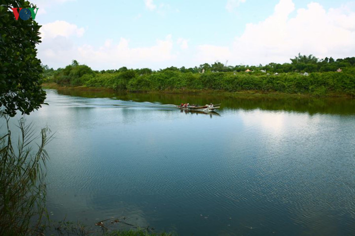 images from the peaceful ancient village of phuoc tich hinh 20