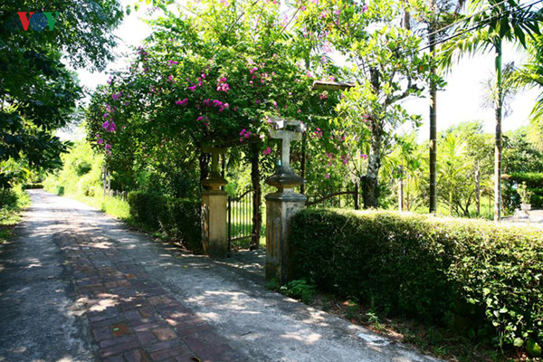 images from the peaceful ancient village of phuoc tich hinh 2