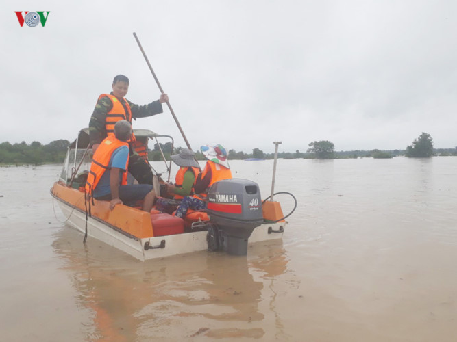 heavy rain submerges in central highlands provinces hinh 13