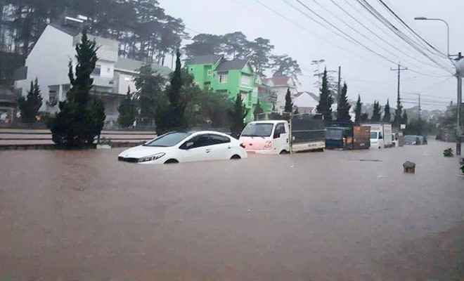 heavy rain submerges in central highlands provinces hinh 15