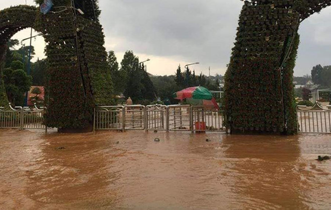 heavy rain submerges in central highlands provinces hinh 18