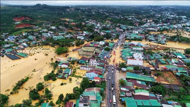 heavy rain submerges in central highlands provinces hinh 19