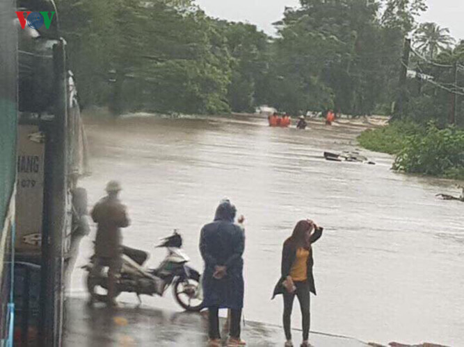 heavy rain submerges in central highlands provinces hinh 3
