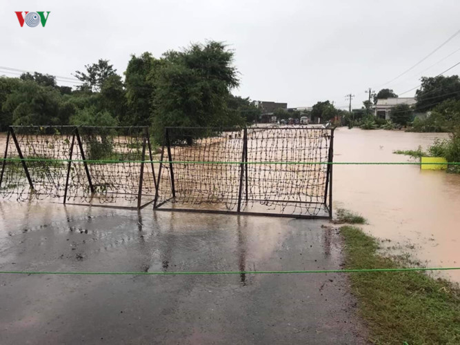 heavy rain submerges in central highlands provinces hinh 4