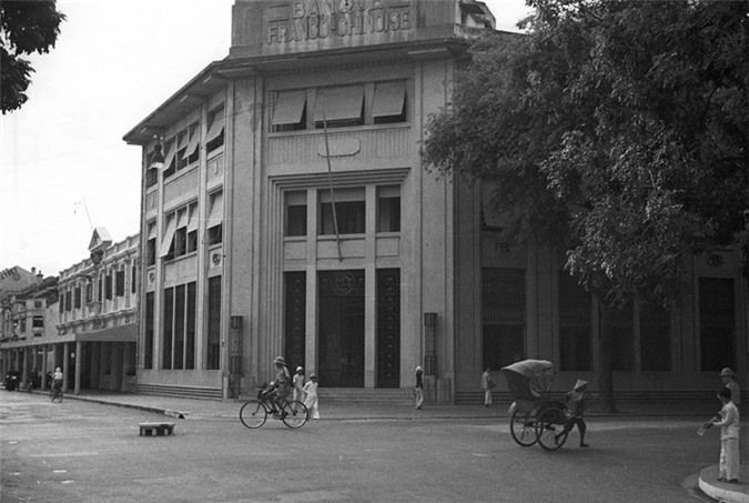 a look back at historic trang tien street through history hinh 5