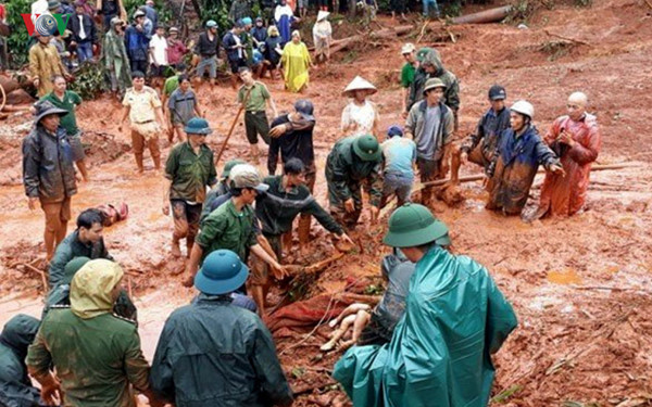 central highlands region suffers worst flooding in a decade hinh 13