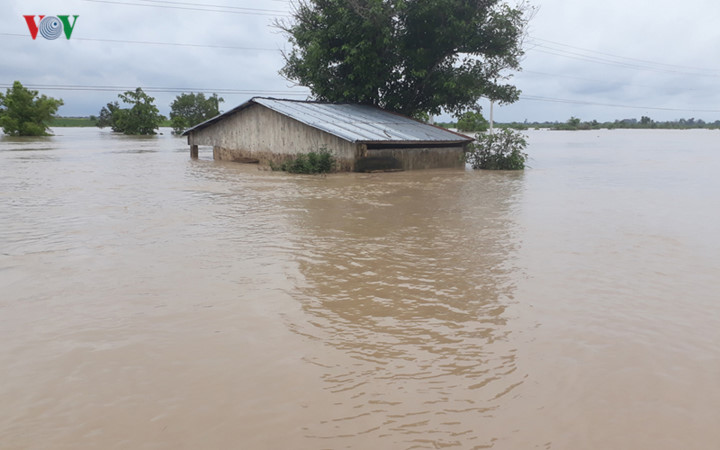 central highlands region suffers worst flooding in a decade hinh 1