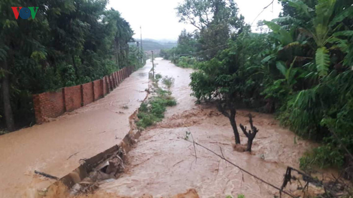central highlands region suffers worst flooding in a decade hinh 3