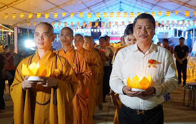 buddhists celebrate vu lan festival hinh 2