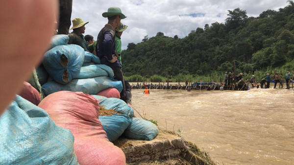 broken dyke threatens thousands of lives in dak lak province hinh 6