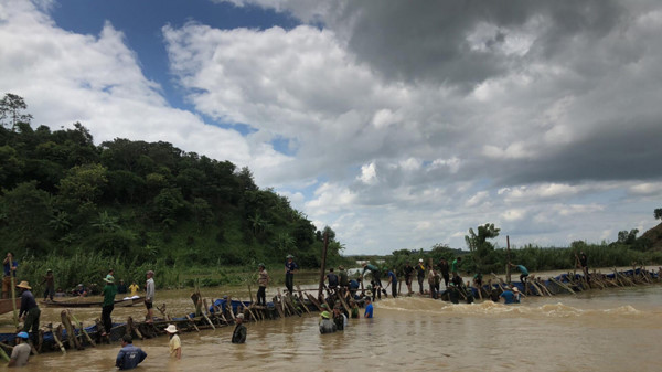 broken dyke threatens thousands of lives in dak lak province hinh 7