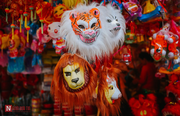 hang ma street makes preparations ahead of mid-autumn festival hinh 3