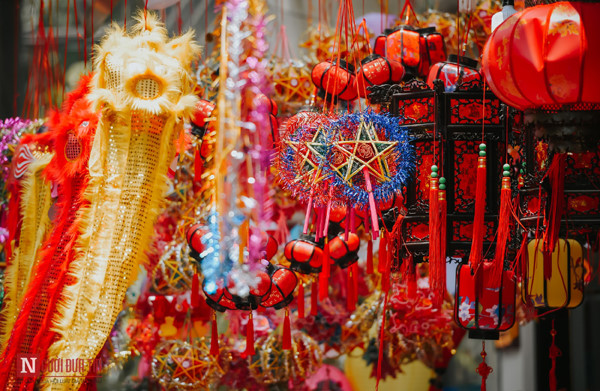 hang ma street makes preparations ahead of mid-autumn festival hinh 5