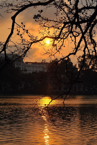 top places in which to enjoy a romantic sunset in hanoi hinh 6