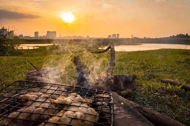 top places in which to enjoy a romantic sunset in hanoi hinh 7