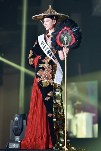 my huyen wins miss international global 2019 crown hinh 2