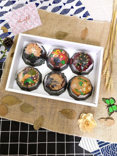 handmade mooncake market gets busy ahead of mid-autumn festival 2019 hinh 12