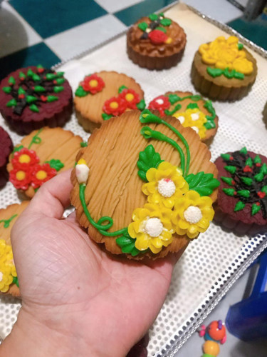 handmade mooncake market gets busy ahead of mid-autumn festival 2019 hinh 4