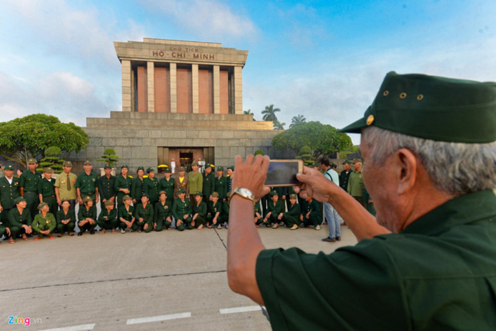 ba dinh square hosts flag raising ceremony to commemorate national day hinh 10