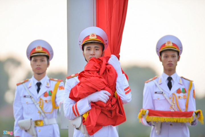 ba dinh square hosts flag raising ceremony to commemorate national day hinh 5