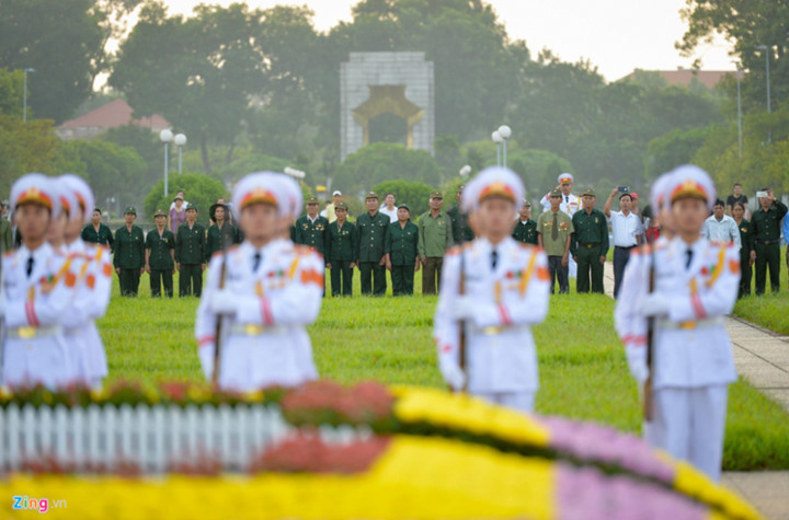ba dinh square hosts flag raising ceremony to commemorate national day hinh 7