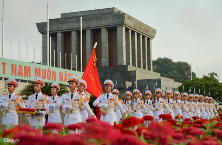 ba dinh square hosts flag raising ceremony to commemorate national day hinh 9