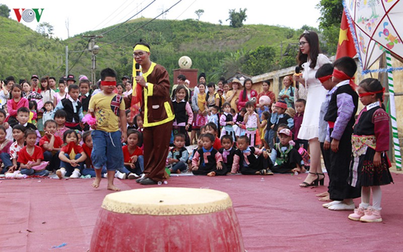 ethnic children in mountainous region celebrate mid-autumn festival early hinh 10