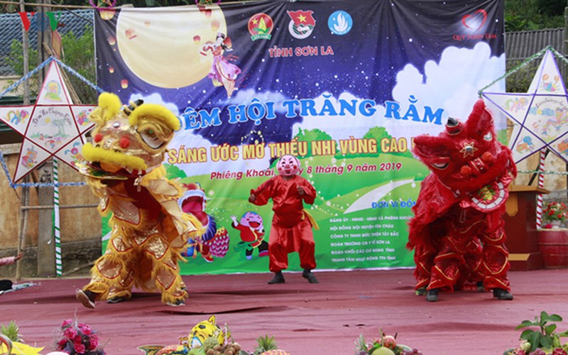 ethnic children in mountainous region celebrate mid-autumn festival early hinh 12