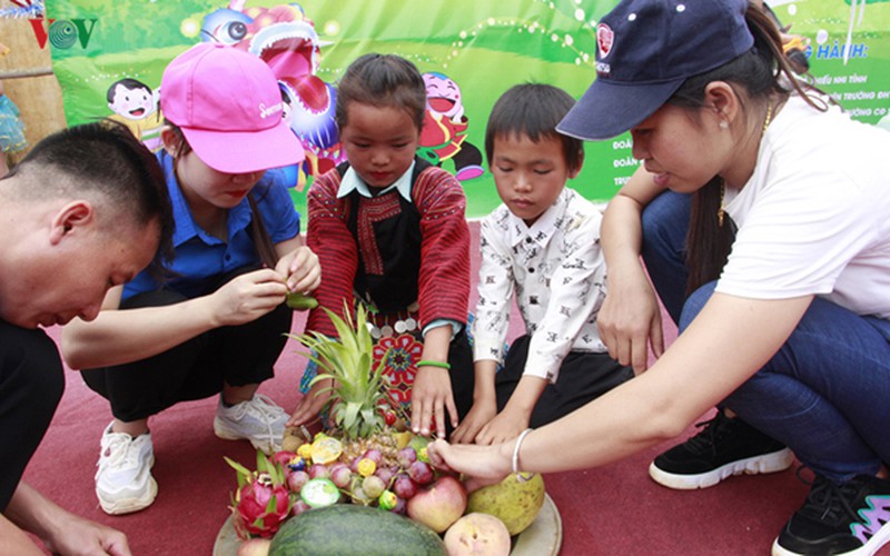 ethnic children in mountainous region celebrate mid-autumn festival early hinh 9