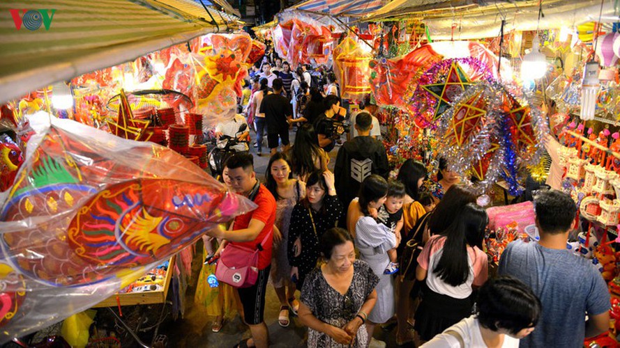 lantern street brought to life in hcm city for mid-autumn festival hinh 11