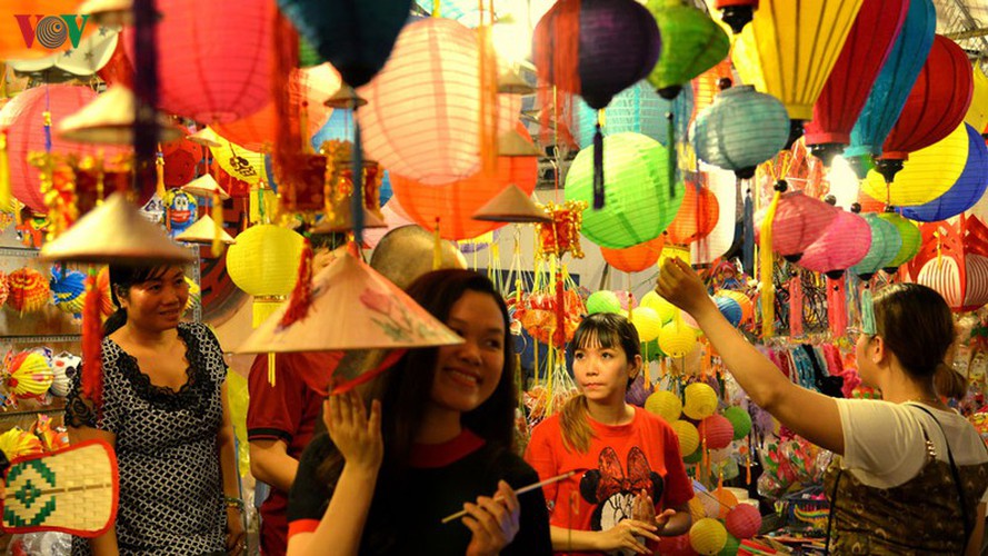 lantern street brought to life in hcm city for mid-autumn festival hinh 7