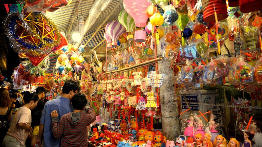 lantern street brought to life in hcm city for mid-autumn festival hinh 9