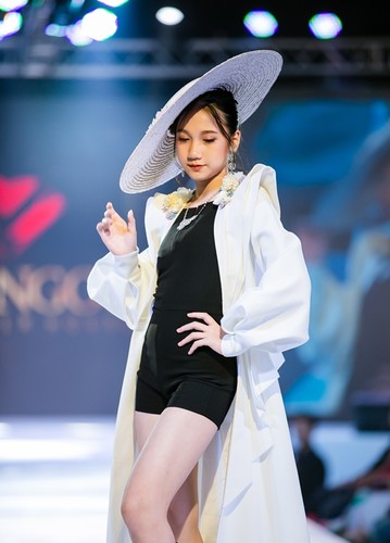 designer dac ngoc debuts collection during bangkok kids fashion show hinh 1