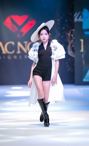 designer dac ngoc debuts collection during bangkok kids fashion show hinh 2