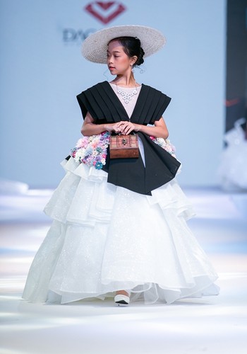 designer dac ngoc debuts collection during bangkok kids fashion show hinh 5