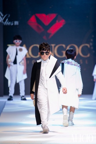 designer dac ngoc debuts collection during bangkok kids fashion show hinh 9