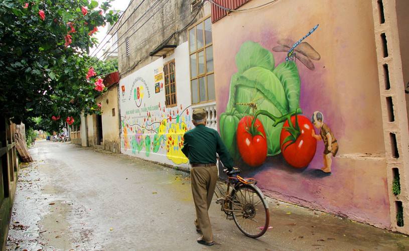 an insight into the fascinating murals on display in hanoi’s chu xa village hinh 3