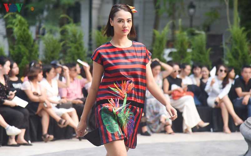 vietnam fashion week spring/summer 2020 opens to fanfare in hanoi hinh 12