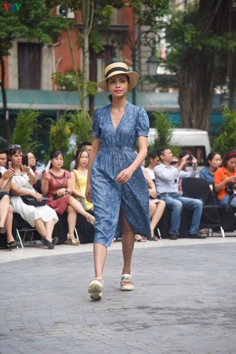 vietnam fashion week spring/summer 2020 opens to fanfare in hanoi hinh 4