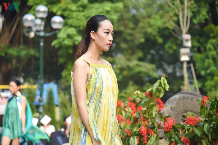 vietnam fashion week spring/summer 2020 opens to fanfare in hanoi hinh 7