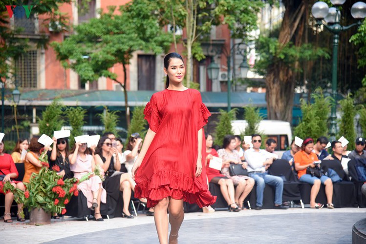 vietnam fashion week spring/summer 2020 opens to fanfare in hanoi hinh 8