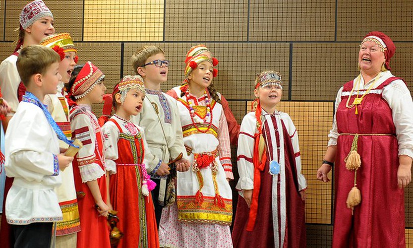 vietnamese, russian youngsters seek ways to preserve cultural diversity hinh 2