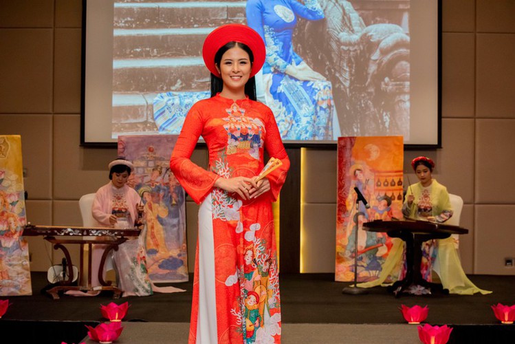 ngoc han unveils new ao dai collection in saudi arabia hinh 4