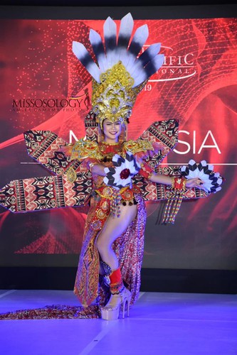 miss asia pacific international contestants shine in national costume segment hinh 6