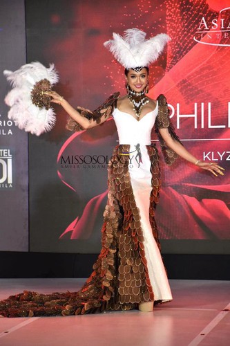 miss asia pacific international contestants shine in national costume segment hinh 7